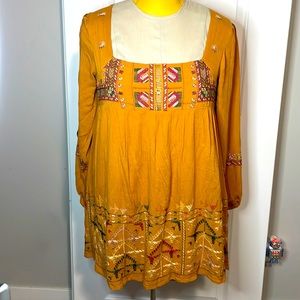 Free People keyhole back with lining can be worn as top or dress